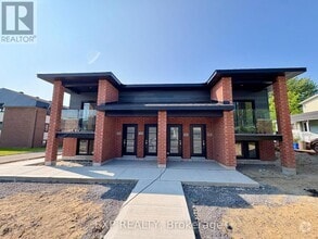 Building Photo - 897-897 Laurier St