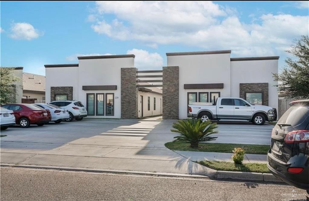 Foto principal - 1219 White Oak Dr