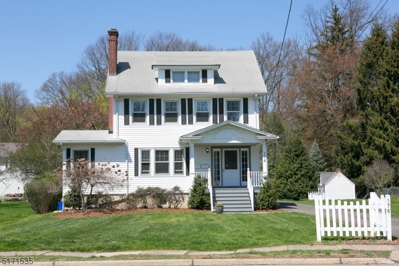 Primary Photo - 176 Grove Ave