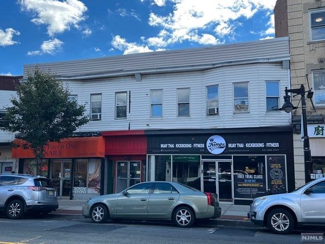 Foto principal - 236 Paterson Ave