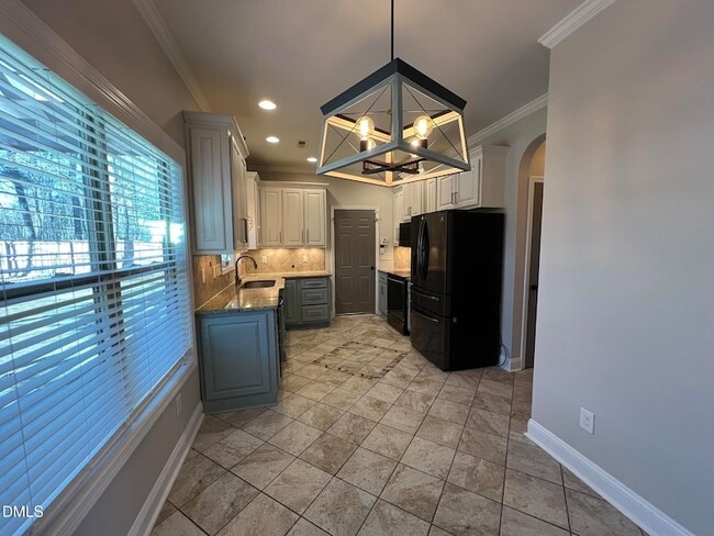 Foto del edificio - 19 Eaton Dr