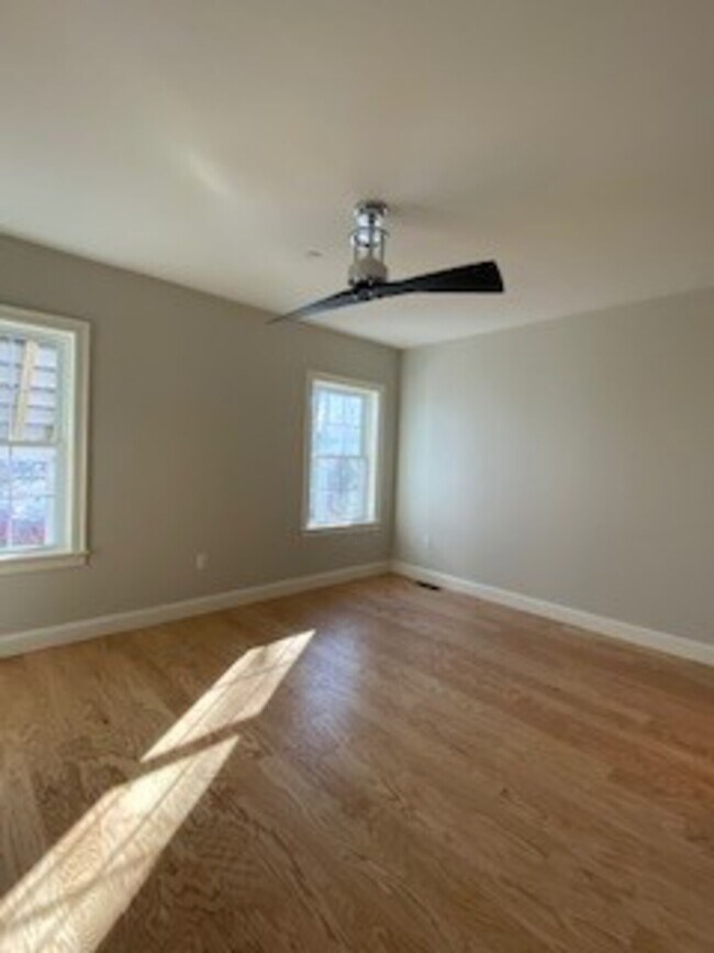 Foto del edificio - Battle March Village