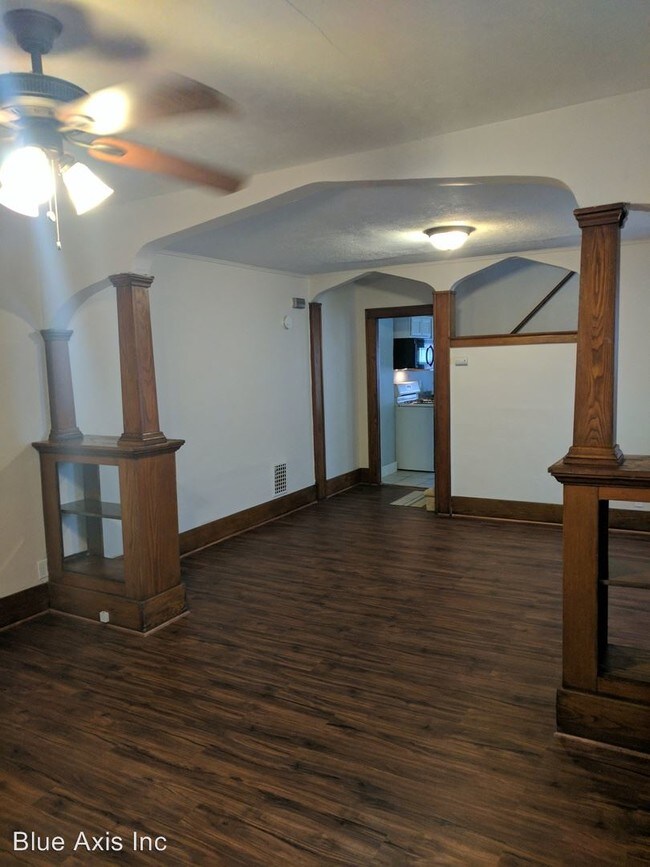 Building Photo - 420 Cedarwood Ter