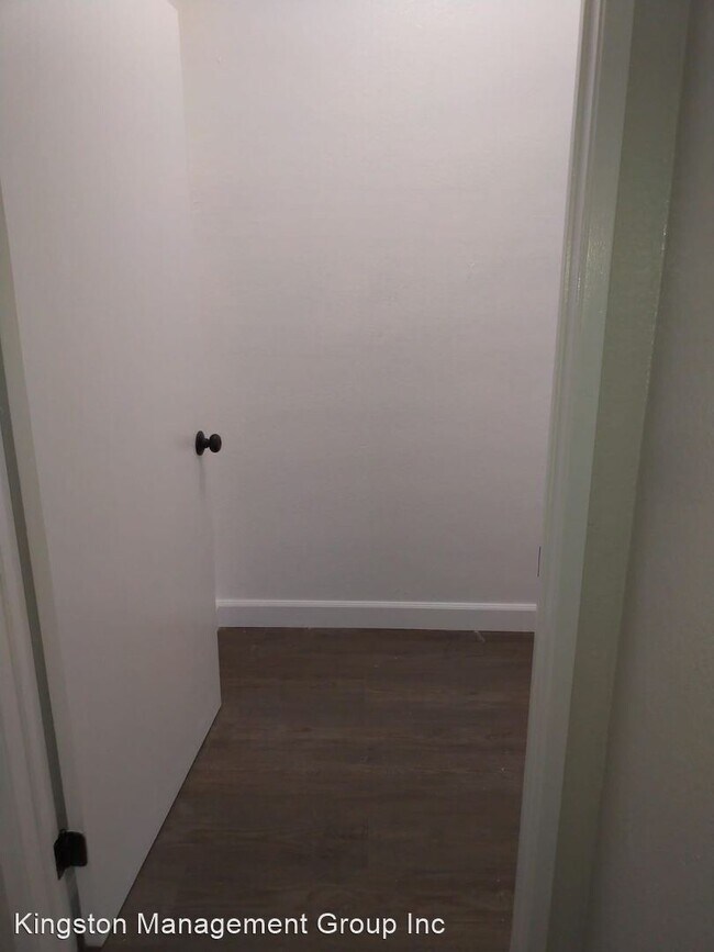 Foto del edificio - 5804 Woodman Ave