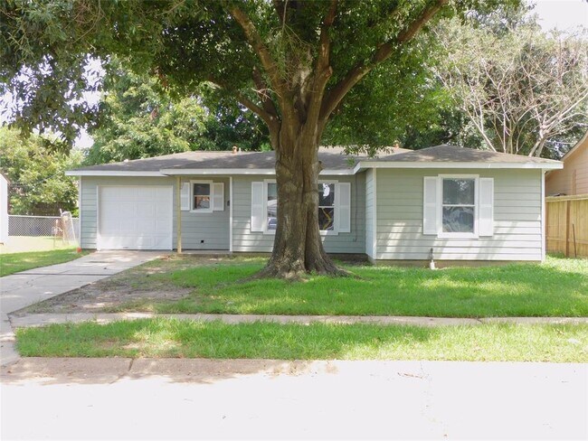 Foto del edificio - 3719 Meadowlake Rd