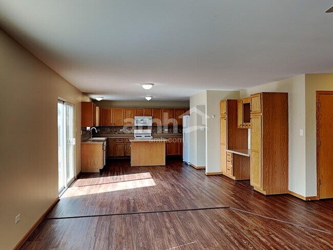 Foto del edificio - 2811 Twin Falls Dr
