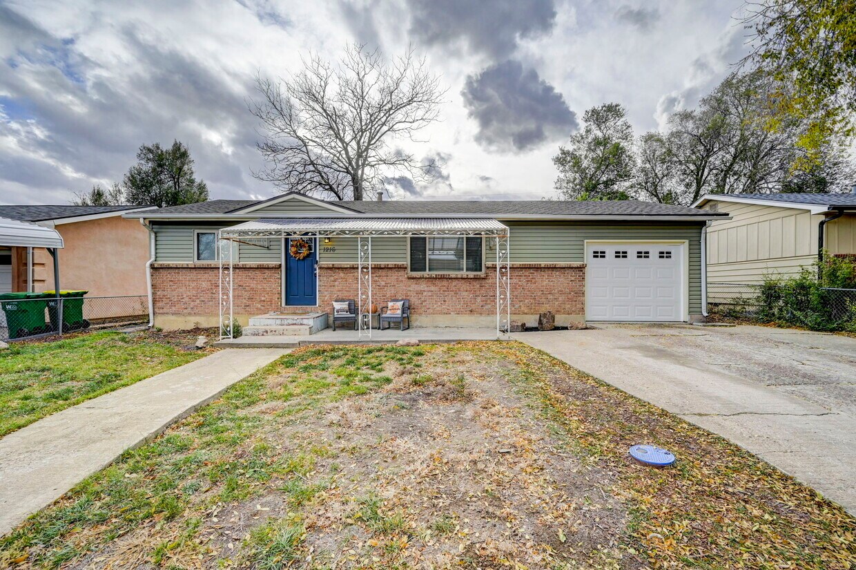 Photo - 1216 Burnham St (Colorado Springs, CO)