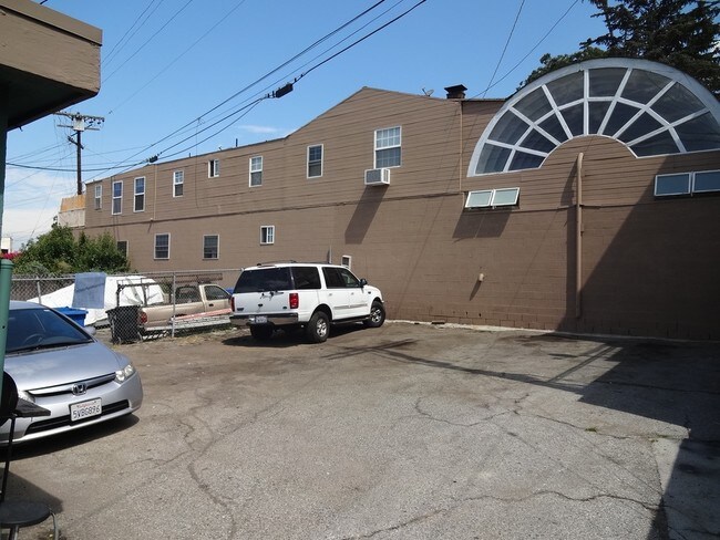 ParkingBuilding Photo - 3853 Montclair St
