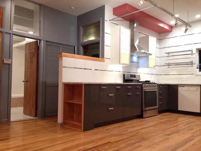 Building Photo - 1164 S Darien St