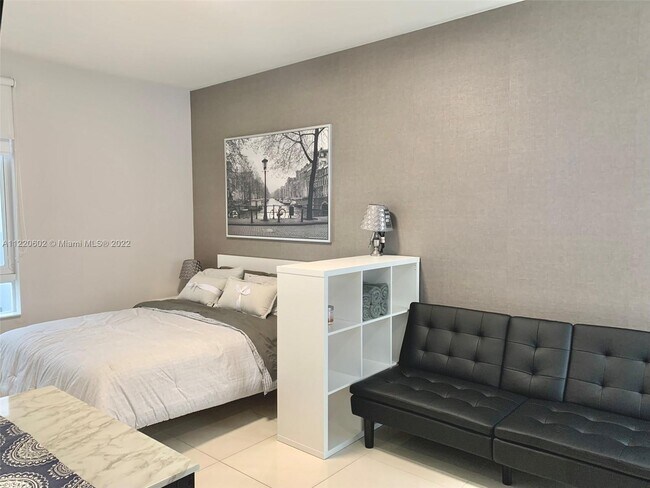 Foto del edificio - 6428 N W 104th path