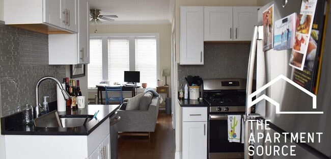 Photo - 3819 N Greenview Ave Apartment