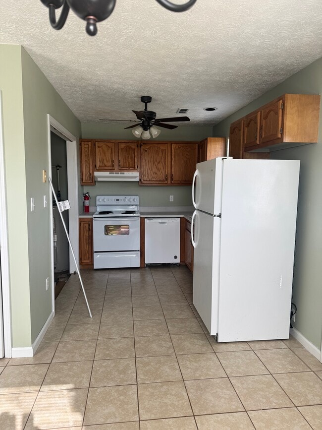 Building Photo - 58 Snow Hill Church Rd