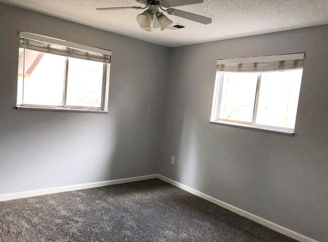 Building Photo - 4641–4639 S Acoma St – Spacious 2-Bedroom Duplex Homes in Englewood!