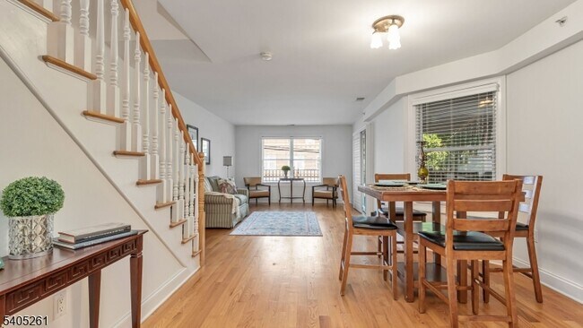 Foto del edificio - 112 N Broadway