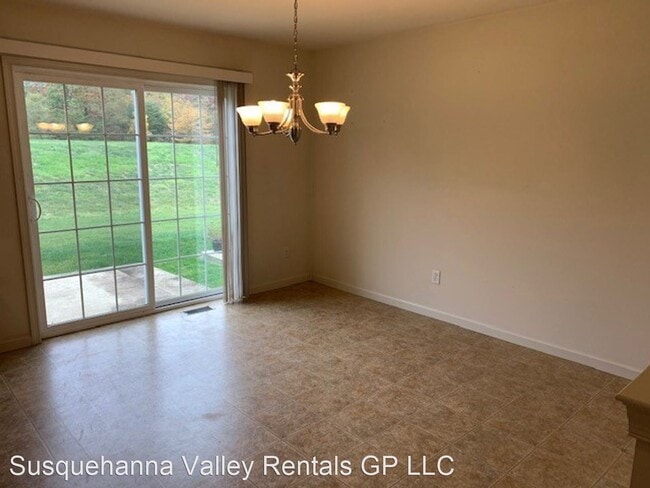 Building Photo - 3 br, 2.5 bath House - 2439 Newtown Dr