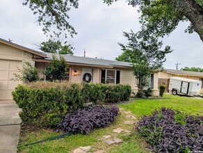 Building Photo - 5405 Borchers Dr