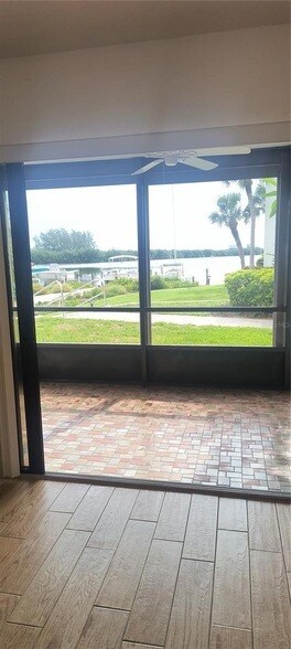 Foto del edificio - 1611 Minutemen Causeway