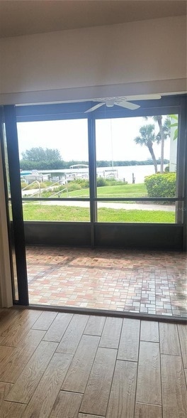 Building Photo - 1611 Minutemen Causeway
