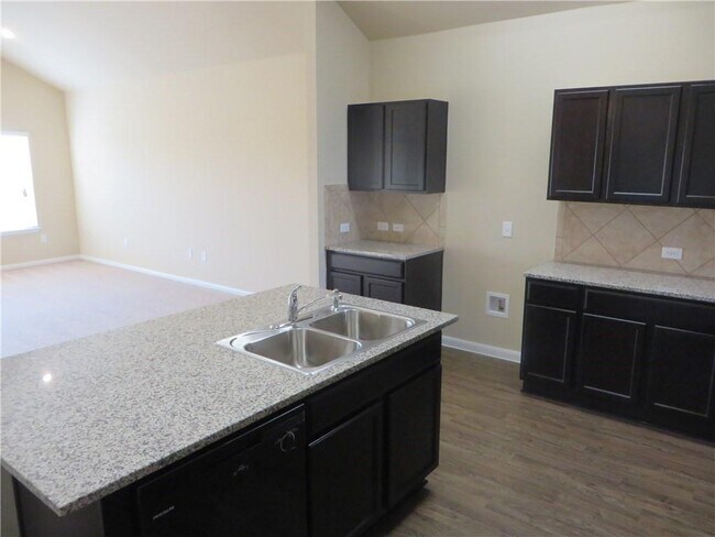 Building Photo - 220 Voss
