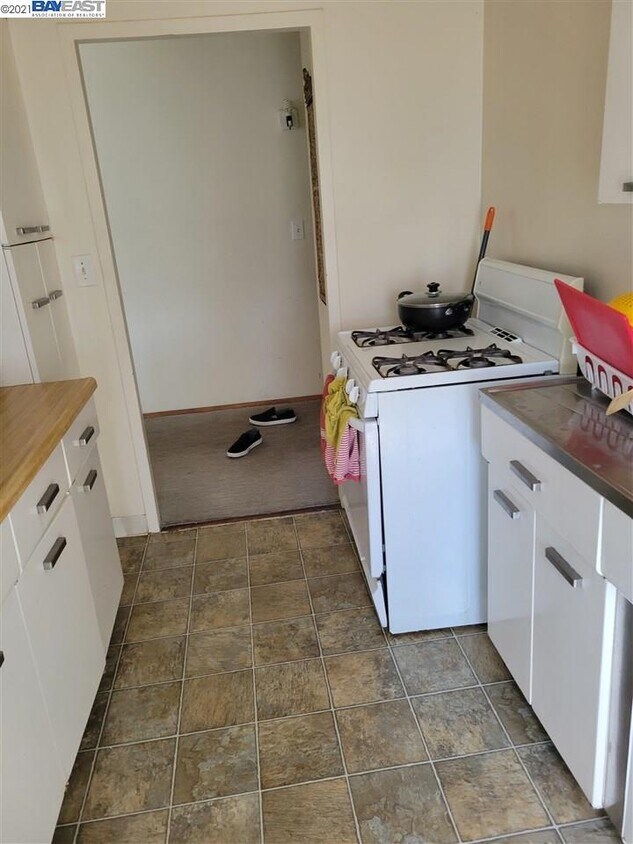 Foto del edificio - 350 Arballo Dr