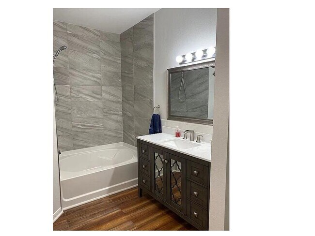 2nd Bath - 60 Fenwick Hall Allee