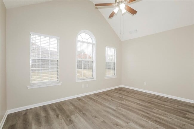 Foto del edificio - 6005 Winston Trce