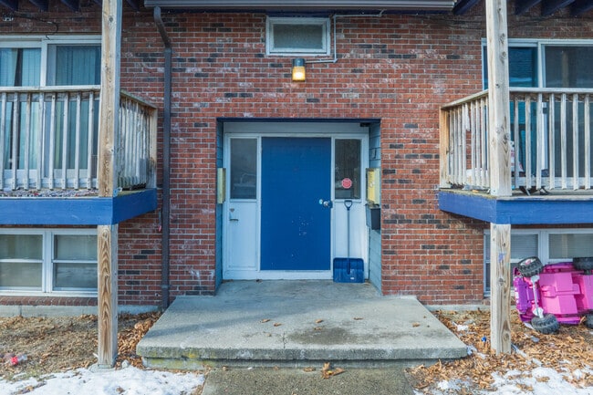 Entrance - 99 W 6th St