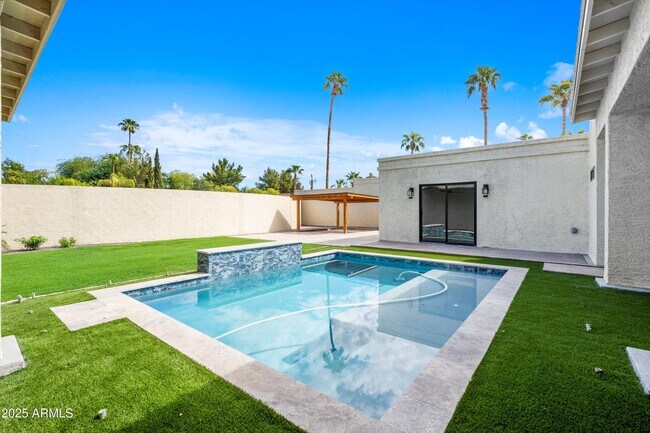 Foto del edificio - 7225 E Harmont Dr