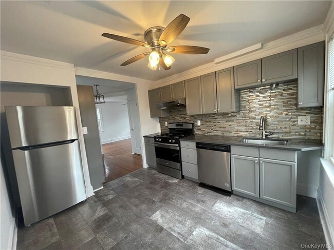 Building Photo - 78 1st St