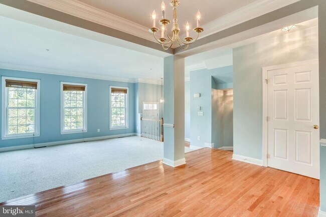 Building Photo - 4231 Chariot Way