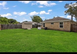 Building Photo - 4640 Orange Cir S