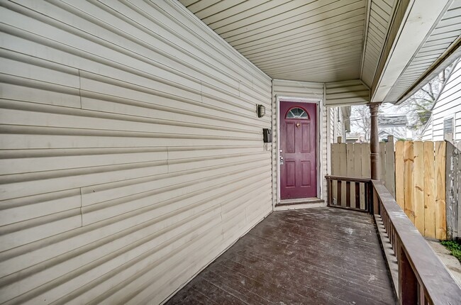 Building Photo - Charming 4 bedroom, 1 bathroom