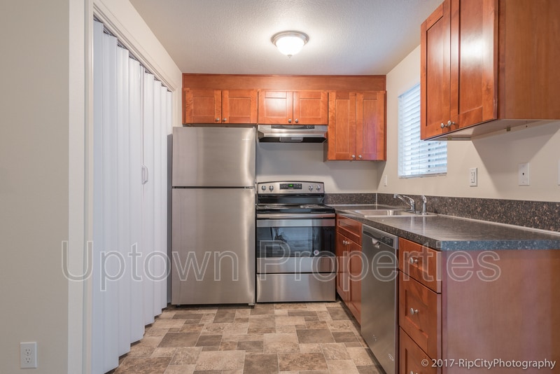 Primary Photo - 5011 SW Beaverton Hillsdale Hwy