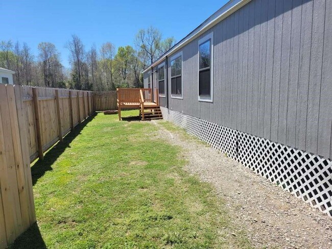 Foto del edificio - 146 Wood Fern Dr