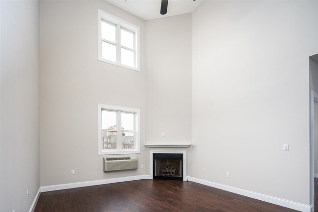 Building Photo - 221 62nd St