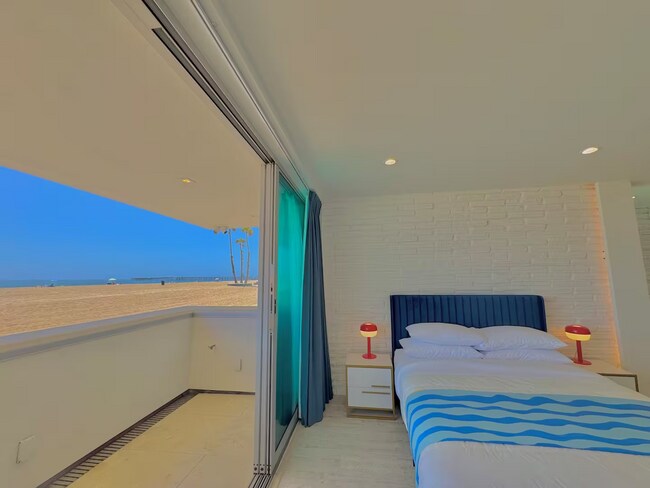 Foto del edificio - Stunning Ocean Front Location