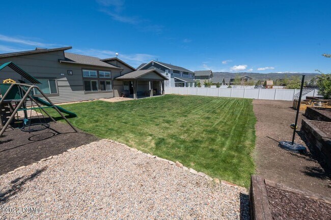 Building Photo - EAST CREEK RANCH IN SILVER CREEK