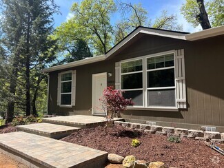 Building Photo - 16818 Tudor Ln