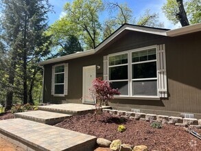 Building Photo - 16818 Tudor Ln