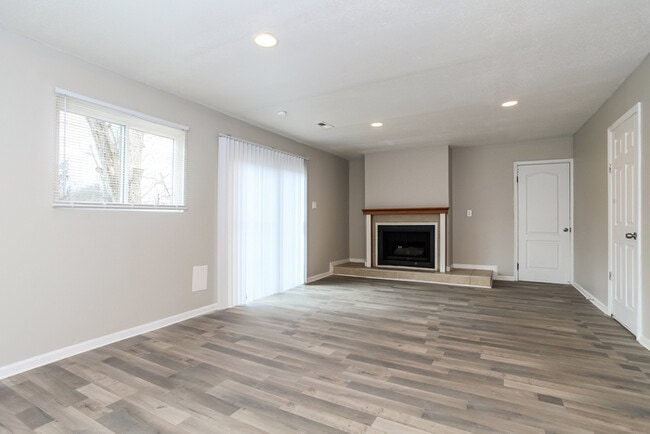 Building Photo - 9153 Yorkridge Dr