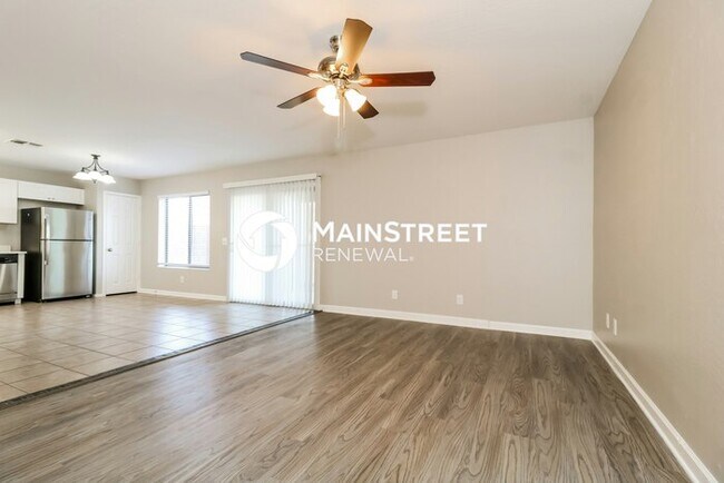 Foto del edificio - 4 Bedroom Pet-Friendly Home in Avondale, AZ with Main Street Renewal
