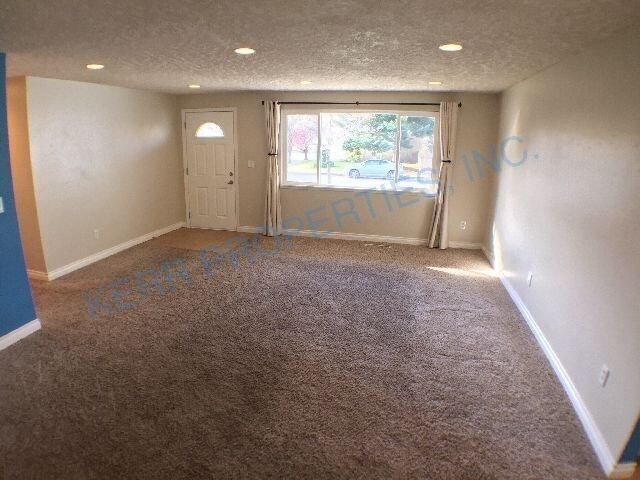 Building Photo - 2502 NE Hale Ave