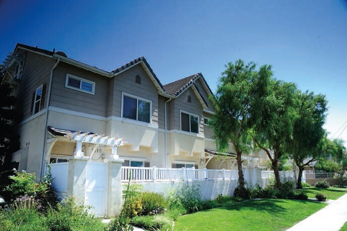 Foto principal - 5800-5850 Burnham Ave