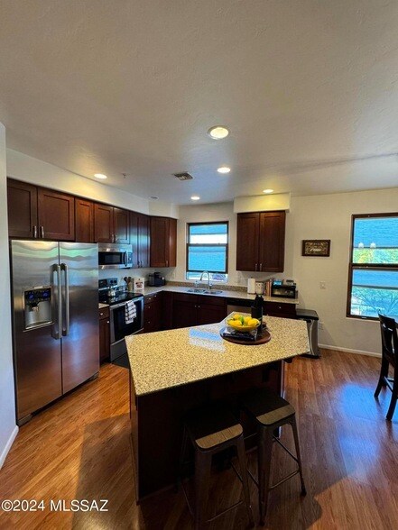 Foto principal - 2423 E Autumn Flower Dr