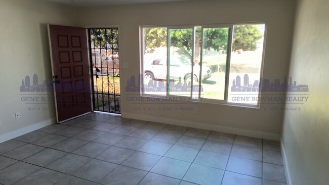 Foto del edificio - Fully Remodeled 3 bed 1 Bath Duplex Available for Rent in Chula Vista