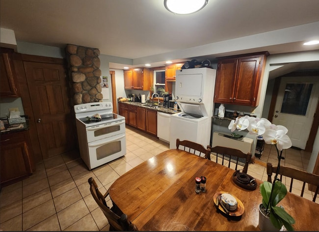 Foto del edificio - 98 River St