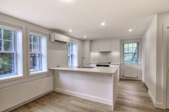 Building Photo - 1 Av Rosemount