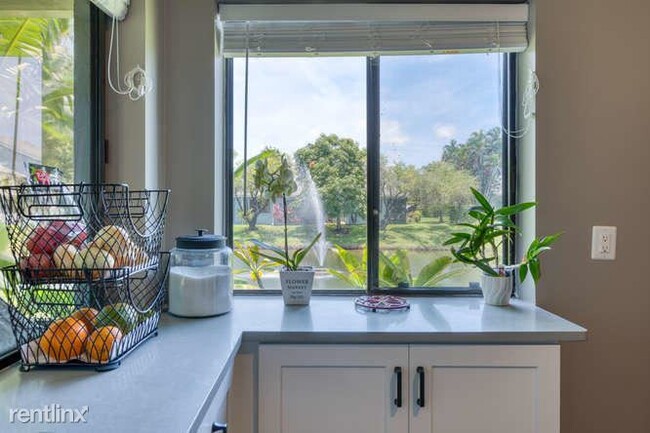 Building Photo - 3 br, 2 bath House - 3895 Island Club Cir W