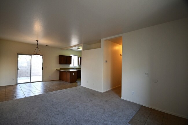 Foto del edificio - 3 bed 2 bath in San Tan Valley Hunt/Magma ...