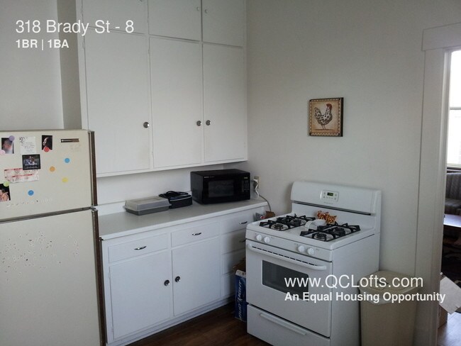 Foto del edificio - 318 Brady St